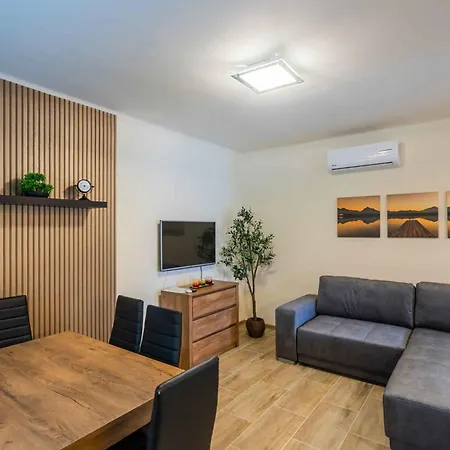 Apartment In - Balaton 19832 *